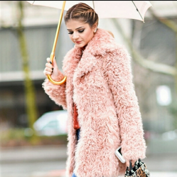 KENDALL + KYLIE CURLY FAUX FUR MID-LENGTH JACKET BLUSH FAUX FUR  REVERSIBLE - Picture 16 of 16